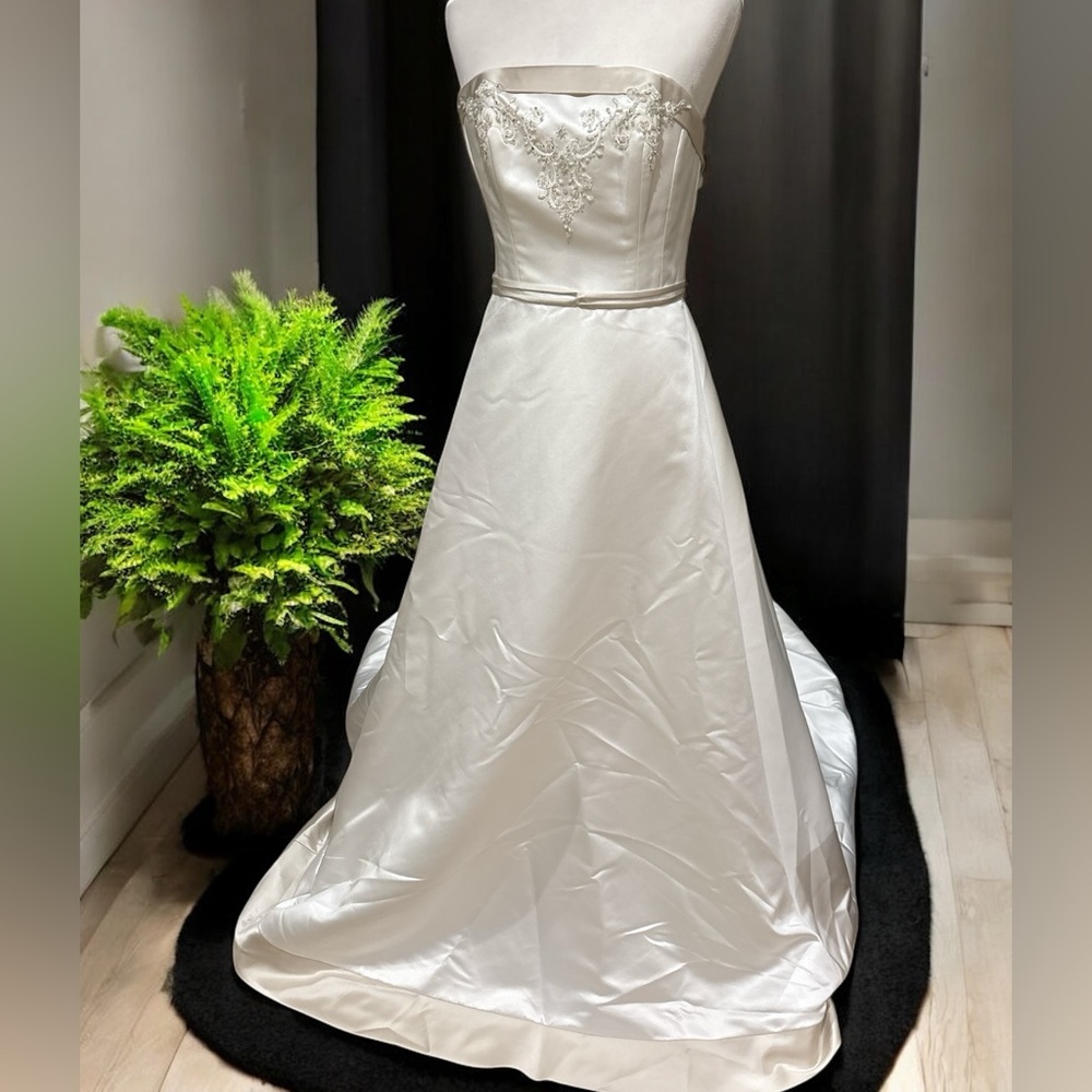 Mon Cheri Strapless Beaded Wedding Gown White and Champagne Size 10 NWT